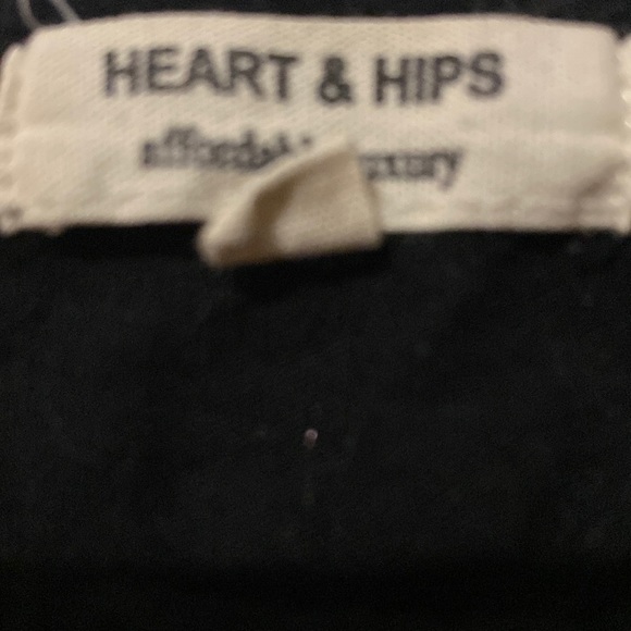 Heart&Hips cropped black tank top - Picture 3 of 3